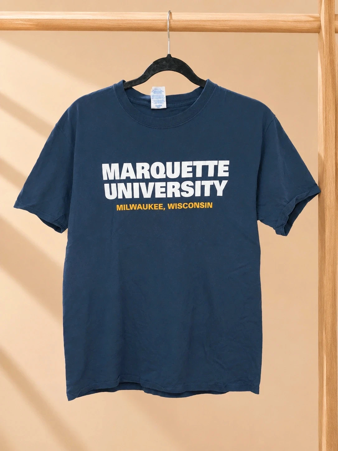 T-shirt Marquette University Milwaukee Wisconsin bleu marine – Taille M – style US